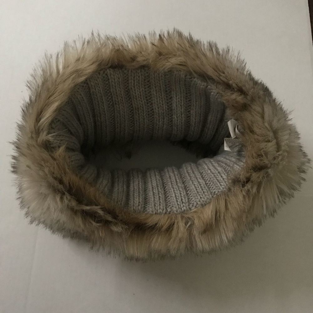 Aeo Fur Collar Scarf - Picture 2 of 3